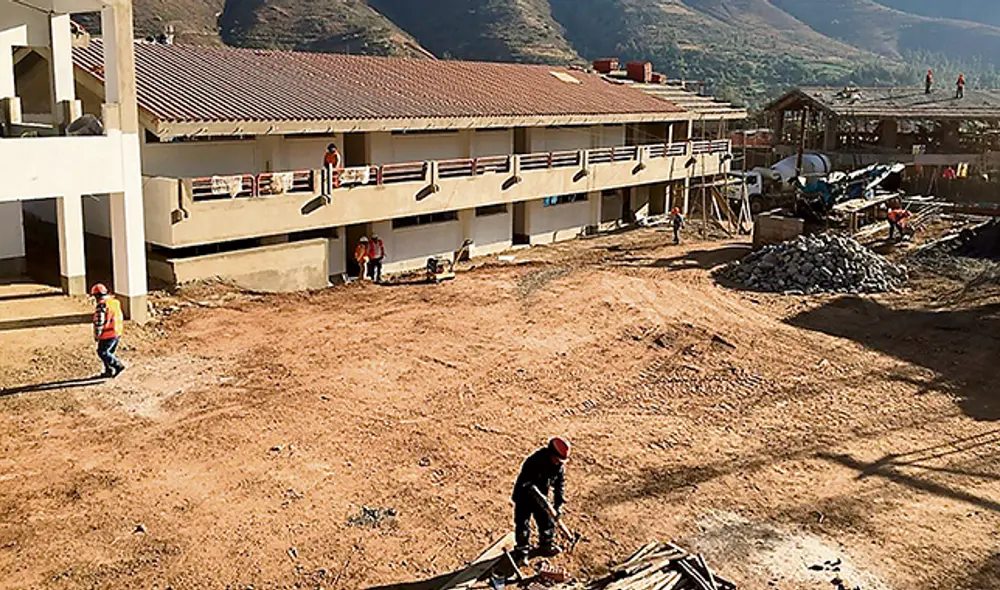 Construcciones. Podrán reanudarse con proyecto de DU elaborado por la Contraloría.