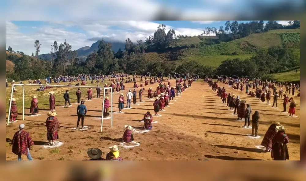 Pobladores mantuvieron el orden para cobrar bonos.