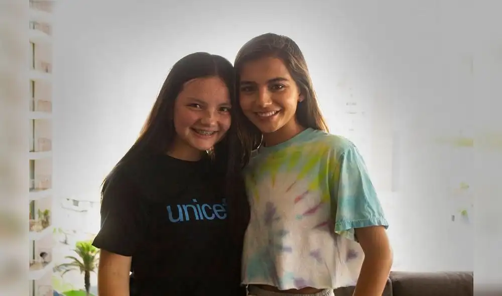 Francisca Aronsson junto a Isabela Moner.