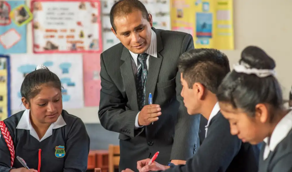 El docente deberá acreditar un mínimo de 3 años como nombrado y 2 años de servicios oficiales efectivos en el lugar de su último cargo. (Foto: Minedu) El docente deberá acreditar un mínimo de 3 años como nombrado y 2 años de servicios oficiales efectivos en el lugar de su último cargo. (Foto: Minedu)