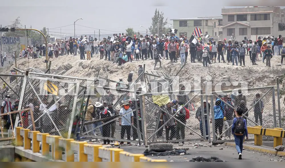 Protestas en Arequipa y Puno persisten. Foto: Rodrigo Talavera / La República Protestas en Arequipa y Puno persisten. Foto: Rodrigo Talavera / La República