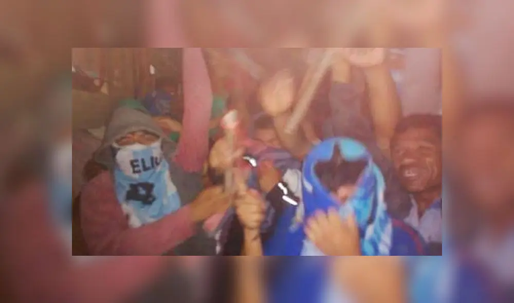 Reos se toman fotos y graban desmandes durante motín en Piura.