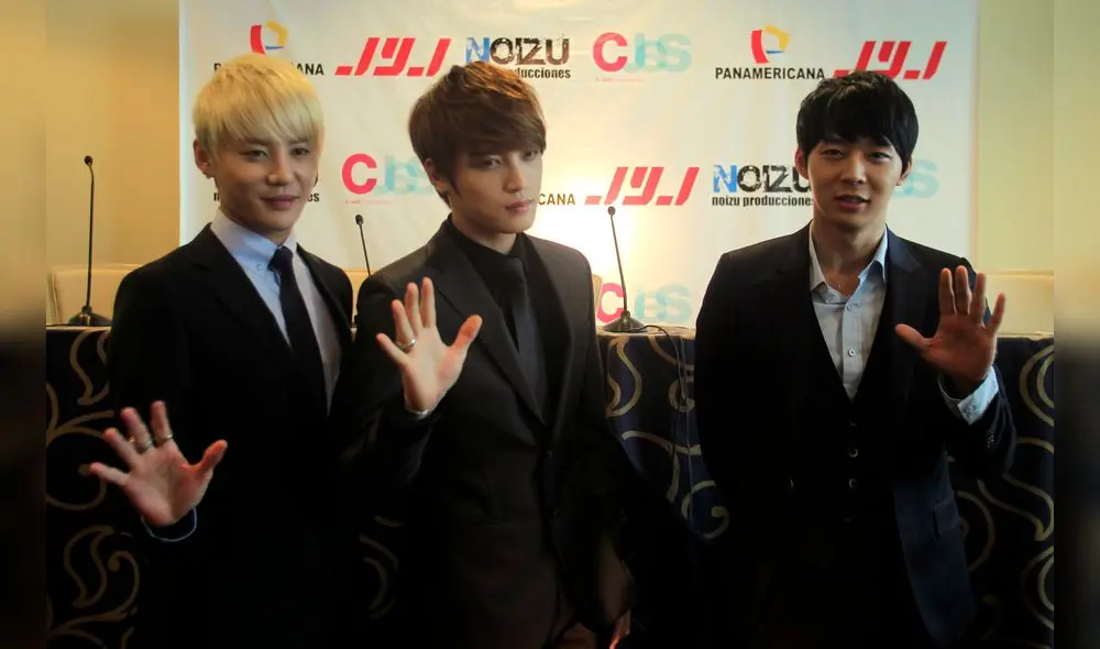 Junsu, Jaejoong and Yoochun (L-R) of South Korean pop group JYJ pose for the local media after a news conference in Lima, March 10, 2012, ahead of their concert on Sunday. REUTERS/Pilar Olivares(PERU - Tags: ENTERTAINMENT)