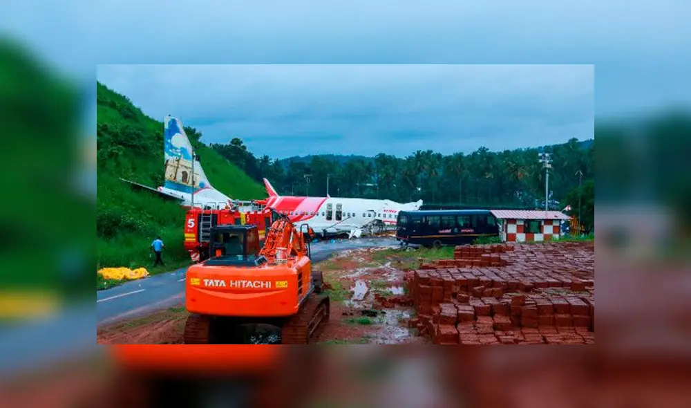 Accidente aéreo en la India. Foto: AFP. Accidente aéreo en la India. Foto: AFP.