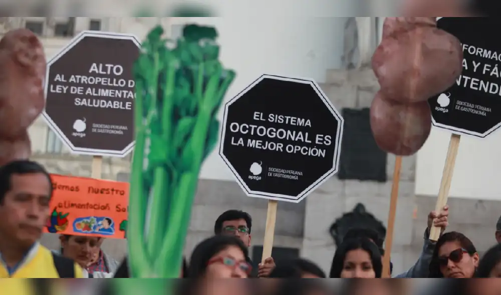 Alimentación Saludable: Fujimorismo, Apra y Peruanos por el Kambio oficializan eliminación de octágonos