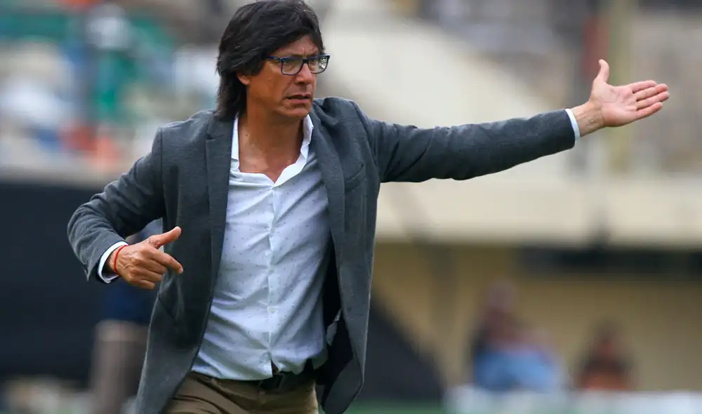 Entre idas y vueltas, este 2021 Ángel Comizzo cumplirá su cuarta temporada al frente de Universitario. Foto: Prensa FPF Entre idas y vueltas, este 2021 Ángel Comizzo cumplirá su cuarta temporada al frente de Universitario. Foto: Prensa FPF