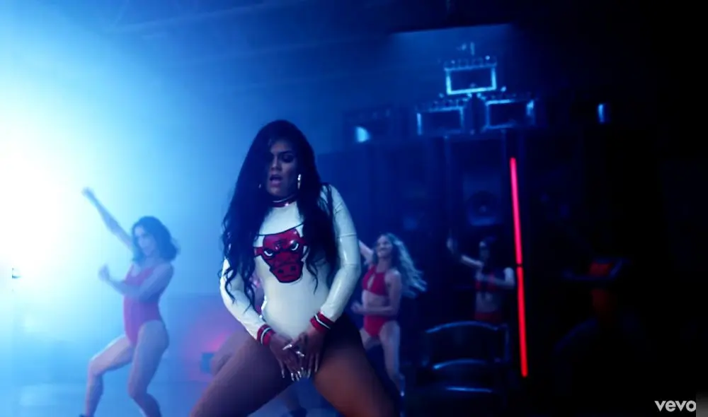 Karol G hace sensual twerking en el videoclip oficial de 'Punto G'