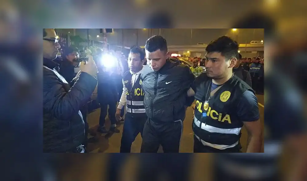 Delincuentes circulaban cerca al centro financiero de Fiori con actitud sospechosa y al negarse a identificarse, la PNP procedió a intervenirlos (Foto: Christian Moreno / Grupo La República) Delincuentes circulaban cerca al centro financiero de Fiori con actitud sospechosa y al negarse a identificarse, la PNP procedió a intervenirlos (Foto: Christian Moreno / Grupo La República)