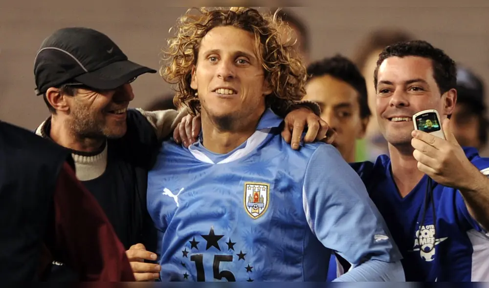 Diego Forlán y el día que anotó un doblete para que Uruguay se proclame campeón de América en 2011. Foto: AFP