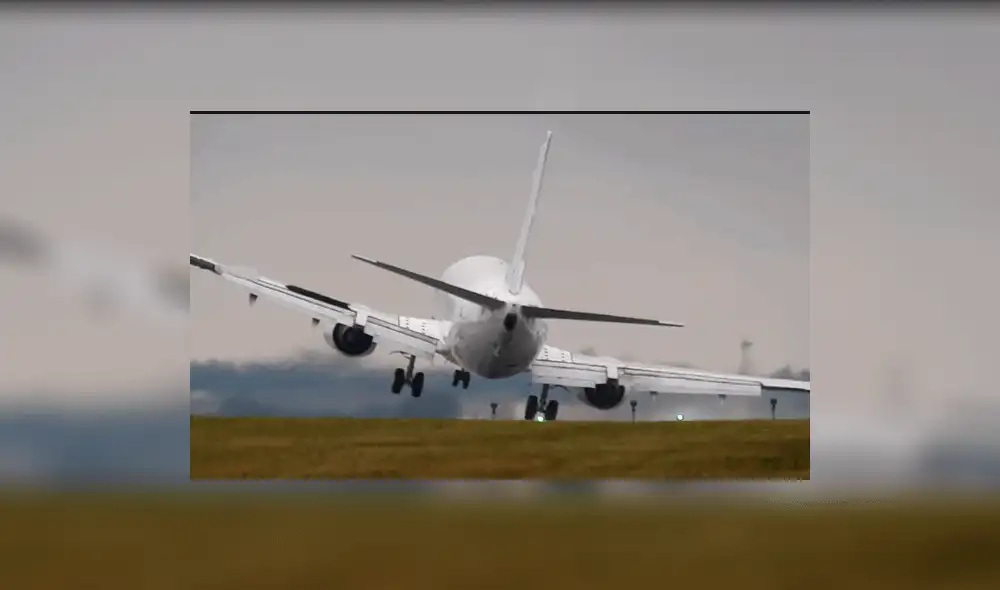 EE.UU.: avión se despistó al aterrizar y dejó dos muertos