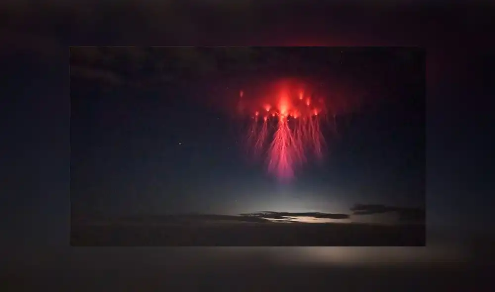 Sprite o espectro rojo. Foto: Stephen Hummel.