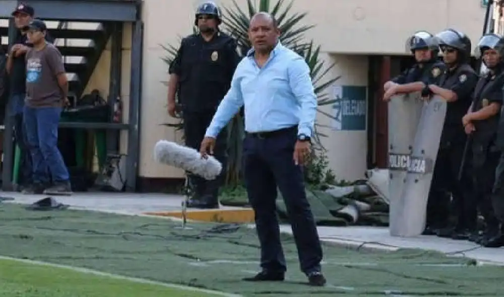 Orlando Lavalle es el actual entrenador de Carlos Stein. Orlando Lavalle es el actual entrenador de Carlos Stein.