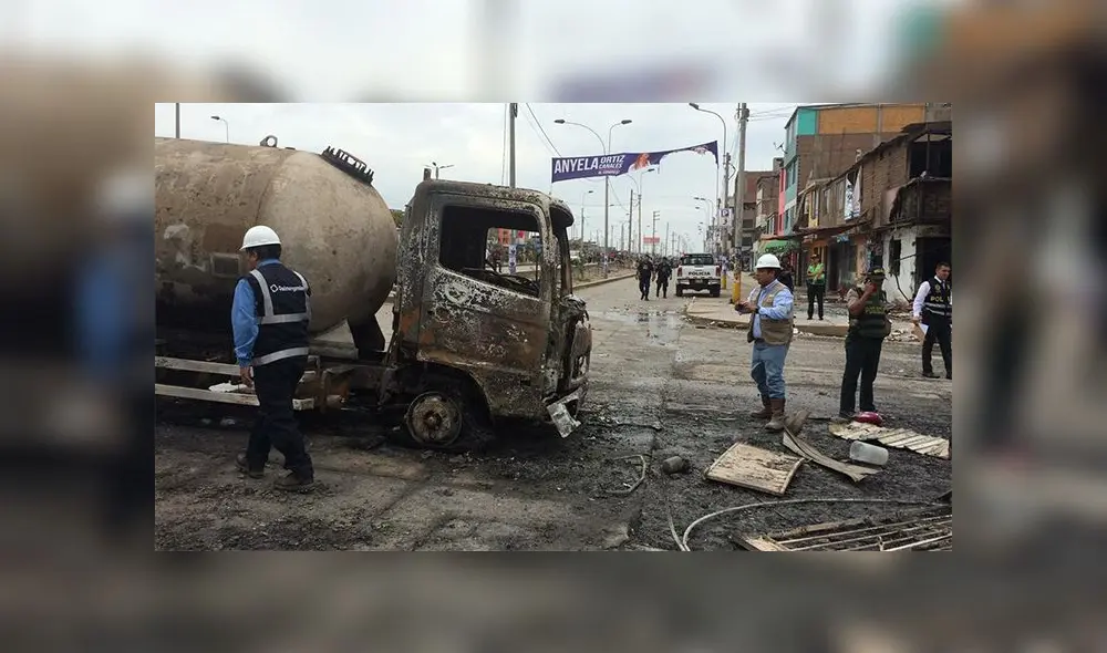 OEFA inició la supervisión ambiental tras el incendio en Villa El Salvador. Foto: difusión.