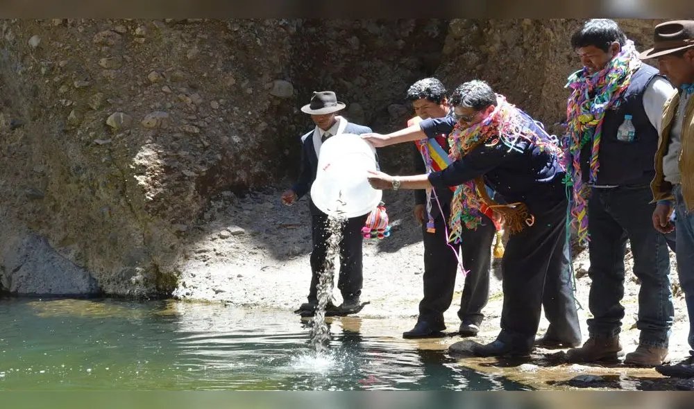 Puno: Siembran 5 mil alevinos de trucha de arcoíris en las cataratas de Poctire