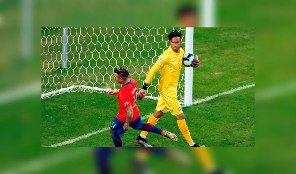 Perú vs Chile: Televisa Deportes destacó la actuación de Pedro Gallese al taparle penal a Eduardo Vargas. Foto: EFE Perú vs Chile: Televisa Deportes destacó la actuación de Pedro Gallese al taparle penal a Eduardo Vargas. Foto: EFE