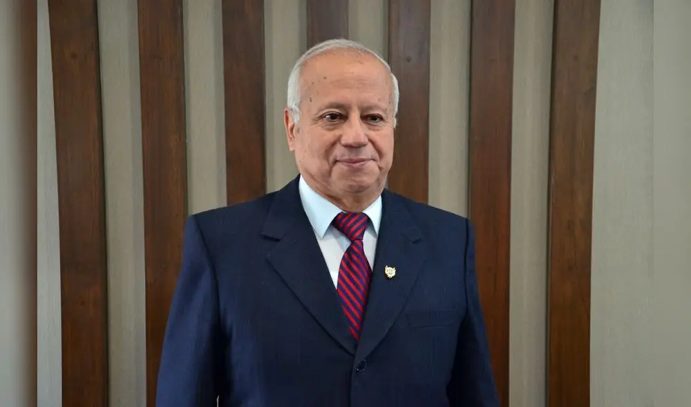 Arequipa. Rector Alberto Briceño recibió reconocimiento. Foto: UCSM