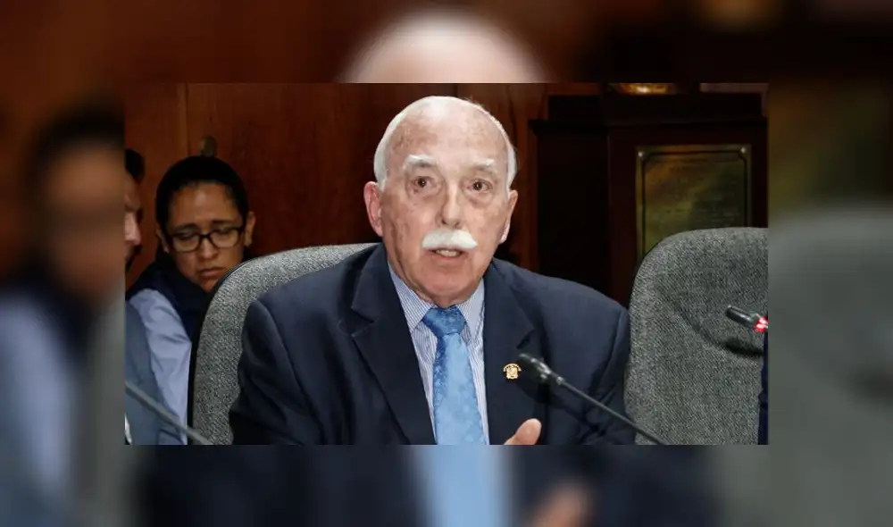 Carlos Tubino considera excesiva la sanción contra Luis López Vilela por tocamientos Carlos Tubino considera excesiva la sanción contra Luis López Vilela por tocamientos