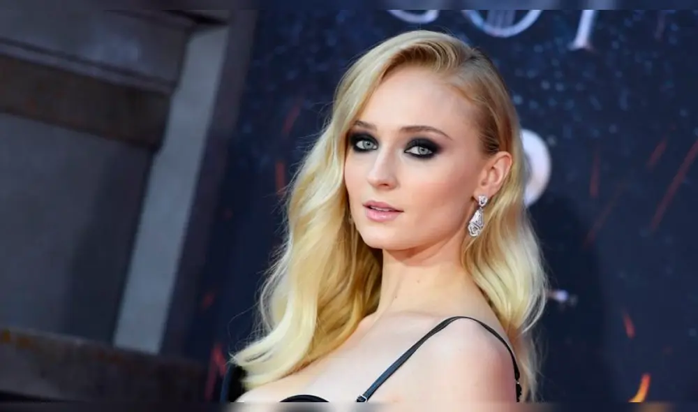 Sophie Turner sufre descuido en plena transmisión en vivo 