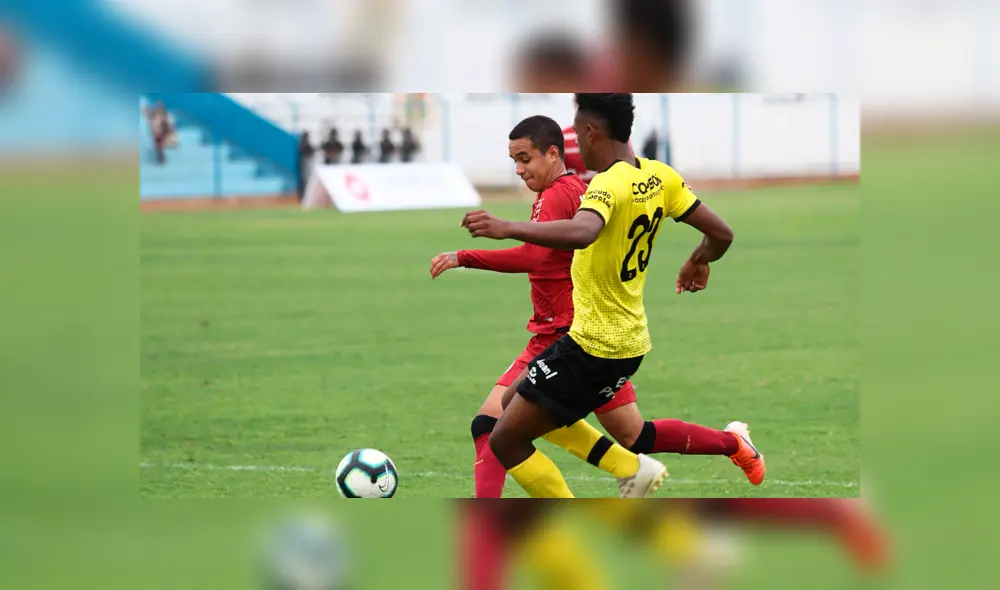 Ángel Comizzo, DT de Universitario, no dio conferencia ante la ausencia de periodistas. Foto: Prensa Universitario Ángel Comizzo, DT de Universitario, no dio conferencia ante la ausencia de periodistas. Foto: Prensa Universitario