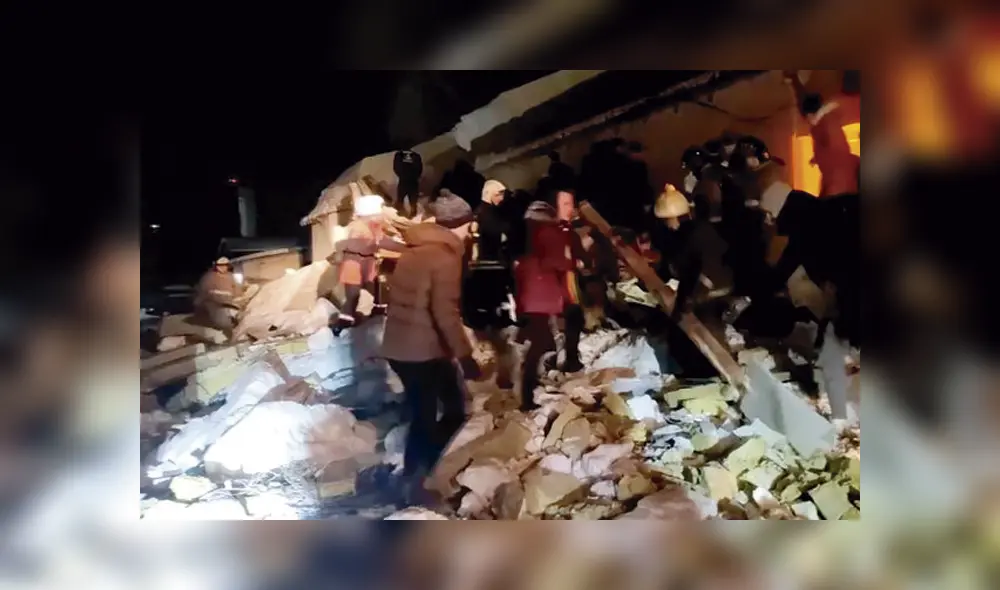 Adolescente muere aplastada tras derrumbe de techo de madera por el peso de la nieve [VIDEO]