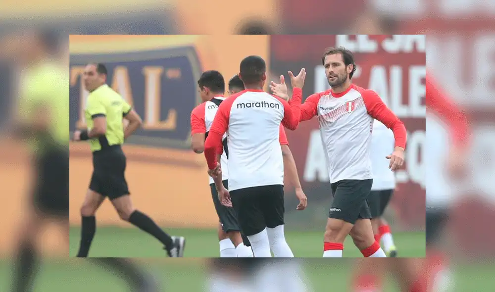 FPF respaldó la continuidad de Nolberto Solano luego de perder ante Honduras. Foto: EFE FPF respaldó la continuidad de Nolberto Solano luego de perder ante Honduras. Foto: EFE