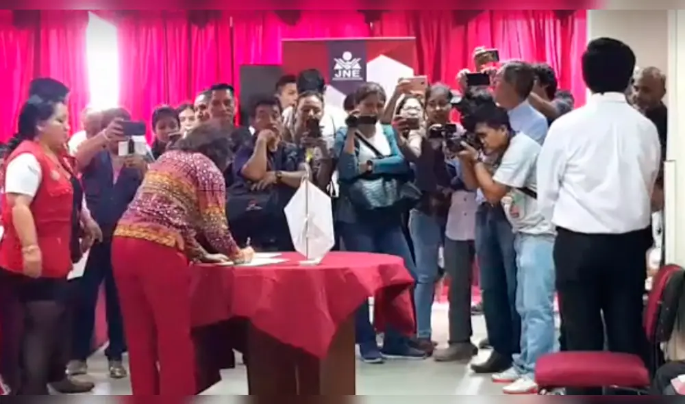 21 partidos políticos firmaron el Pacto de Ética, excepto, Fuerza Popular. 21 partidos políticos firmaron el Pacto de Ética, excepto, Fuerza Popular.