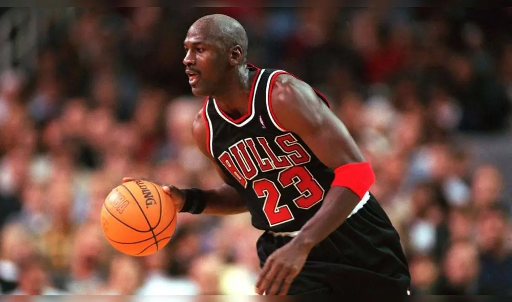 Michael Jordan lo ganó todo con la camiseta de los Chicago Bulls entre anillos de la NBA, 5 MVP's regulares y 6 MVP's en finales. (Foto: Getty Images) Michael Jordan lo ganó todo con la camiseta de los Chicago Bulls entre anillos de la NBA, 5 MVP's regulares y 6 MVP's en finales. (Foto: Getty Images)