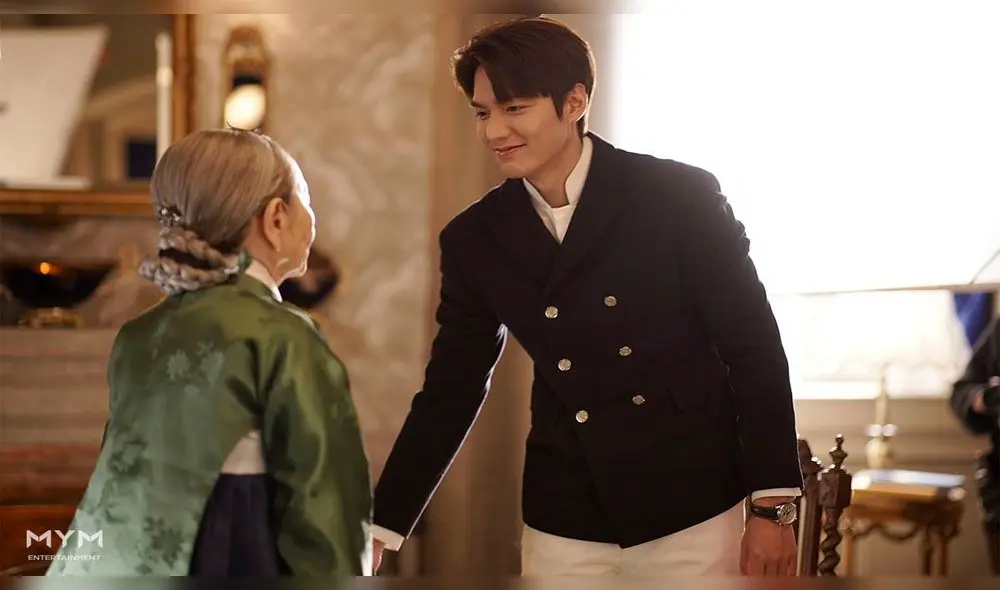 Desliza para ver más fotos de Lee Min Ho en el dorama The king: Eternal monarch.