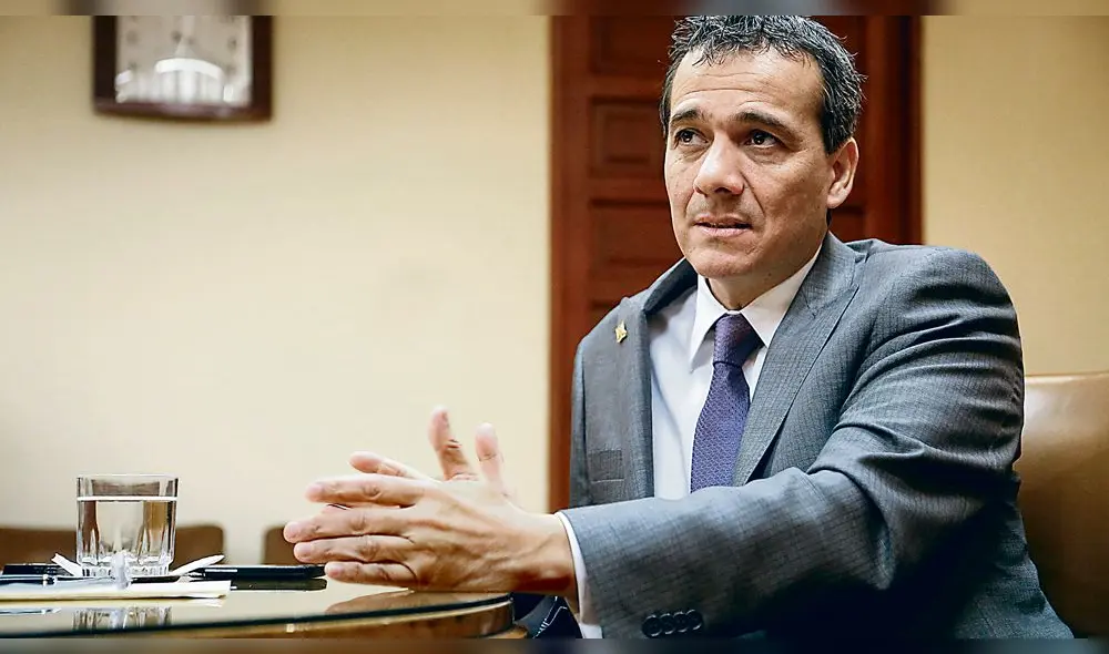 Alonso Segura: “En Educación crece la planilla, pero cae presupuesto para becas”