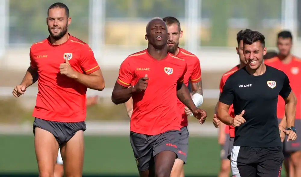Luis Advíncula - Rayo Vallecano Luis Advíncula - Rayo Vallecano