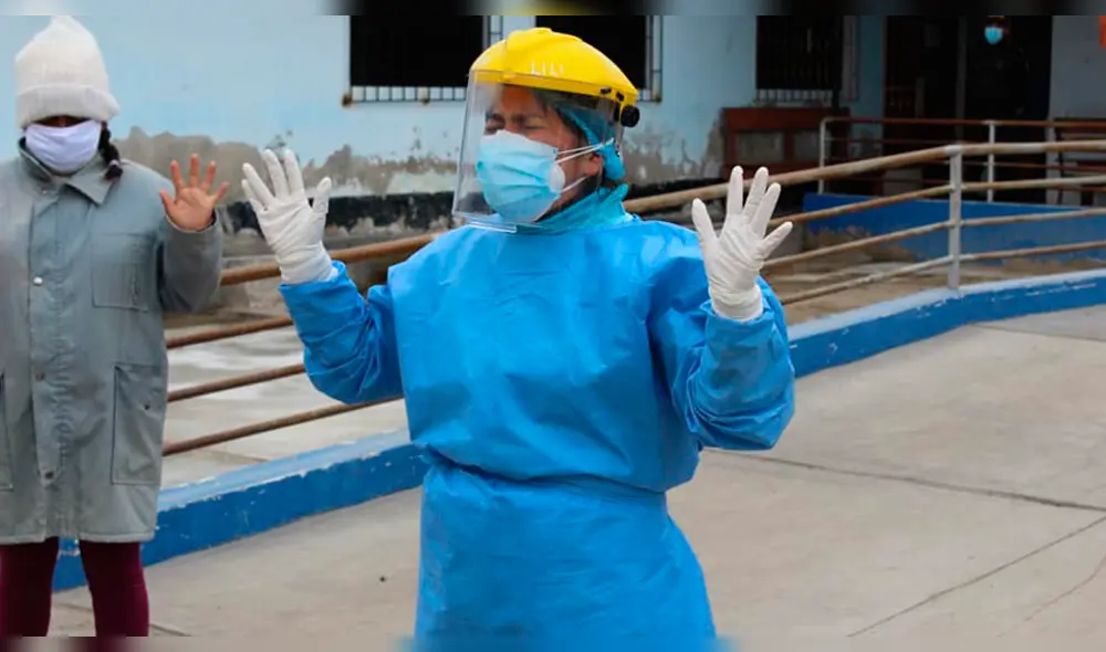 Oran por salud de familiares con COVID-19