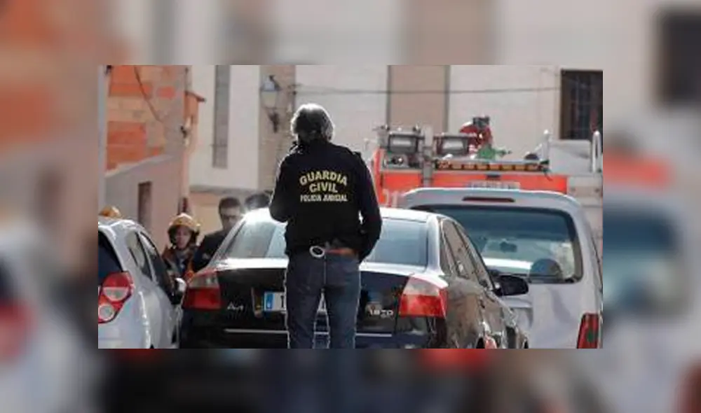 Anteriormente, la desesperada mujer llegó a poner seguro a la puerta de su habitación por miedo a lo que pueda hacerle su hijo.