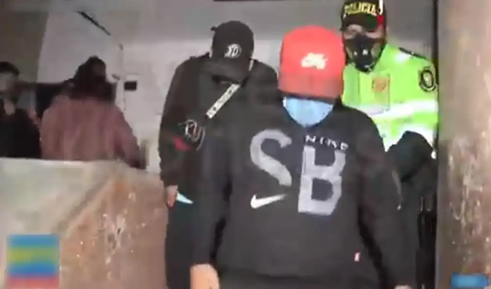 La Policía junto a las Fuerzas Armadas lograron la captura de los ciudadanos que incumplieron las normas en pleno estado de emergencia. Foto: captura de TV Perú La Policía junto a las Fuerzas Armadas lograron la captura de los ciudadanos que incumplieron las normas en pleno estado de emergencia. Foto: captura de TV Perú