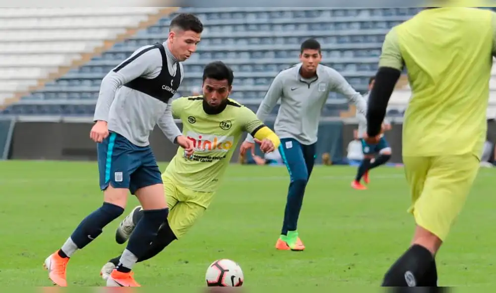 Alianza Lima: Adrián Ugarriza fue troleado por Roberto Siucho. Alianza Lima: Adrián Ugarriza fue troleado por Roberto Siucho.