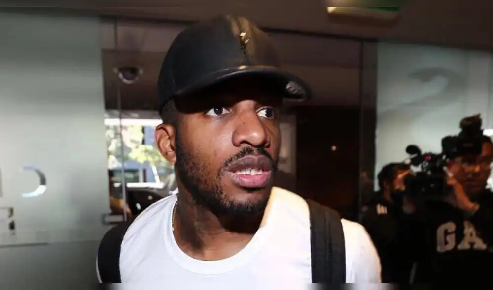 Chico reality hace atrevida pregunta a Jefferson Farfán sobre parte de su cuerpo