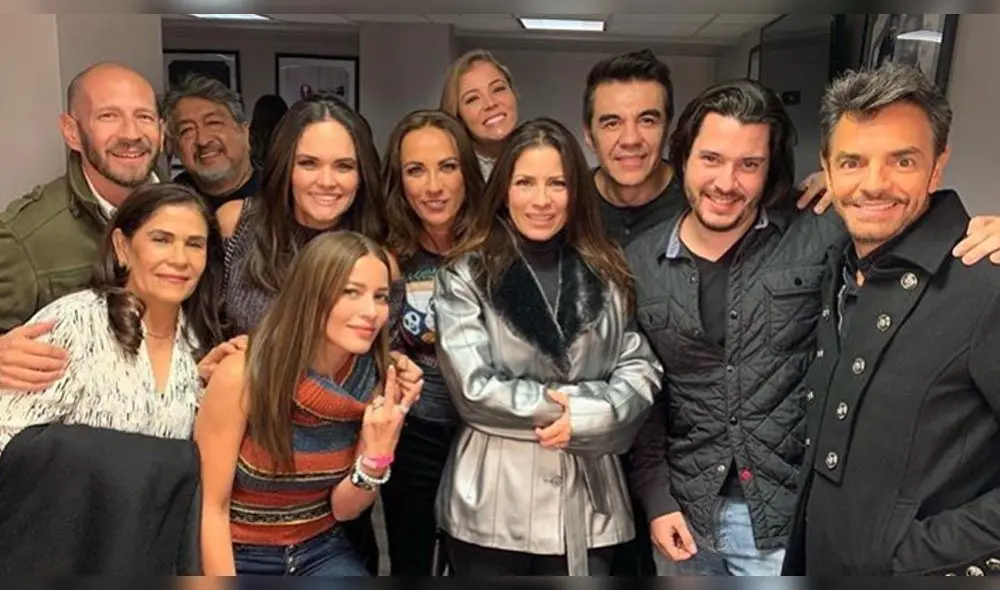 Eugenio Derbez posa con sus “dos esposas” y foto se vuelve viral en Instagram
