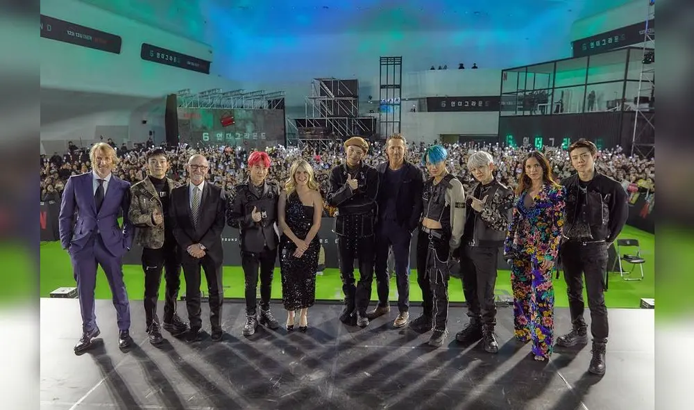 Ryan Reynolds compartió esta fotografía junto a EXO y los protagonistas de 6Underground. [FOTO: Instagram]