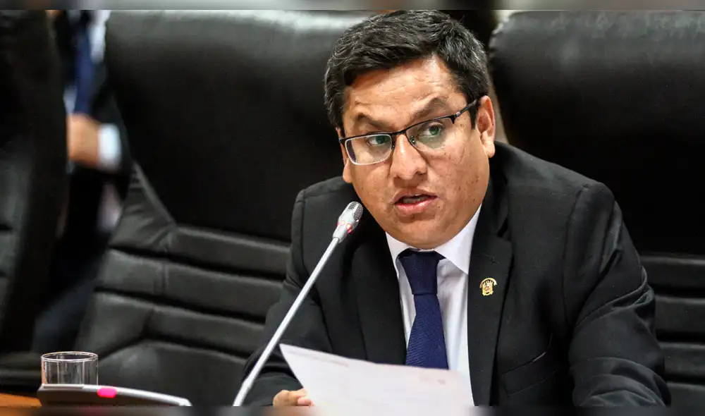 César Vásquez exige establecer fecha para debatir informe sobre Becerril