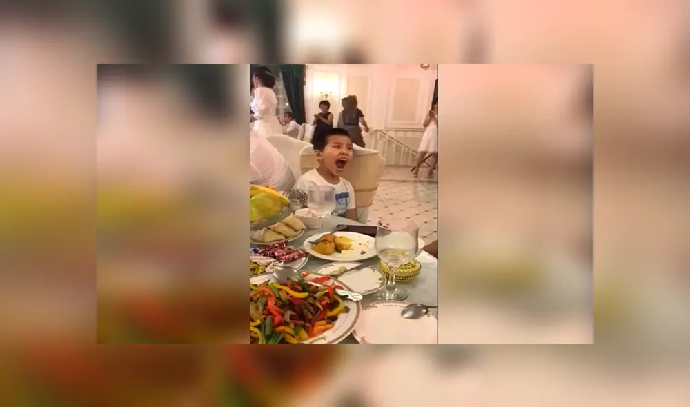 En Facebook, un pequeño asistió junto a su familia a un concierto privado de ópera y decidió hacer una graciosa broma.