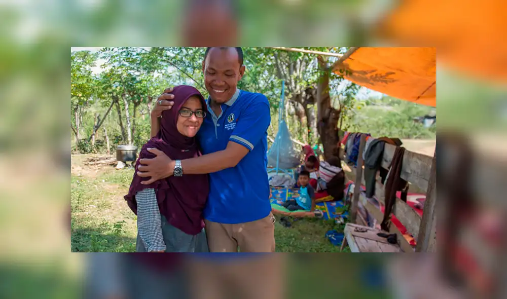 Tsunami la arrastró, esposo la creyó muerta y aparece caminando días después