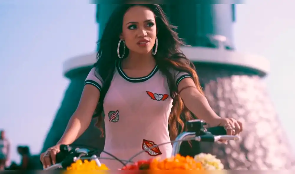 Fabio Agostini toca zona privada de Mayra Goñi y ella reacciona de la peor manera