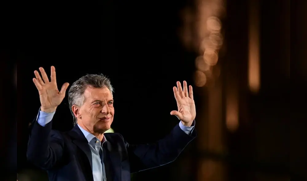 Argentina's President and presidential candidate of the Juntos por el Cambio party Mauricio Macri waves at supporters during the closing rally of his campaign in Cordoba, Argentina, on October 24, 2019. - Argentina holds presidential elections on October 27. (Photo by Ronaldo SCHEMIDT / AFP) Argentina's President and presidential candidate of the Juntos por el Cambio party Mauricio Macri waves at supporters during the closing rally of his campaign in Cordoba, Argentina, on October 24, 2019. - Argentina holds presidential elections on October 27. (Photo by Ronaldo SCHEMIDT / AFP)