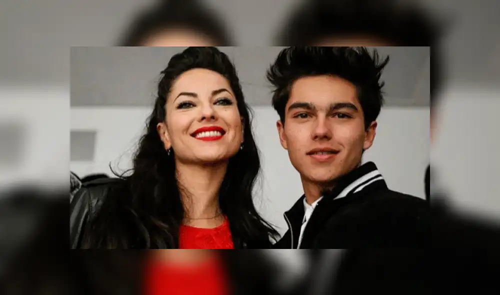 Hijo de Bárbara Mori se desnuda junto amigos y comparte foto en Twitter Hijo de Bárbara Mori se desnuda junto amigos y comparte foto en Twitter