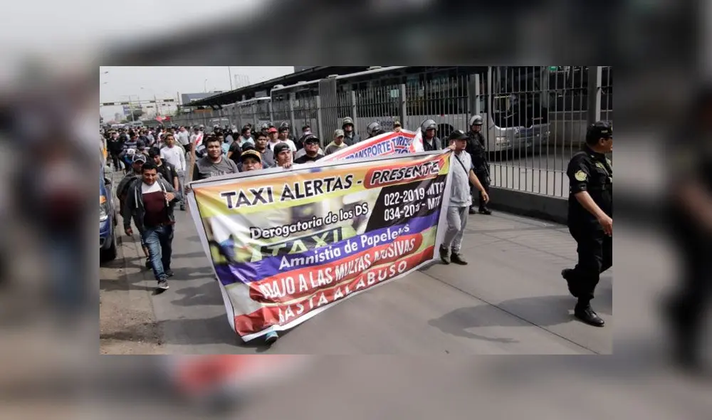Paro de colectiveros: Policía restableció el orden en Plaza San Martín [VIDEO]