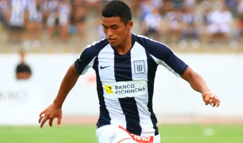 En Inglaterra aseguran que Kluvierth Aguilar jugaría en un equipo diferente al Manchester city. Foto: Alianza Lima