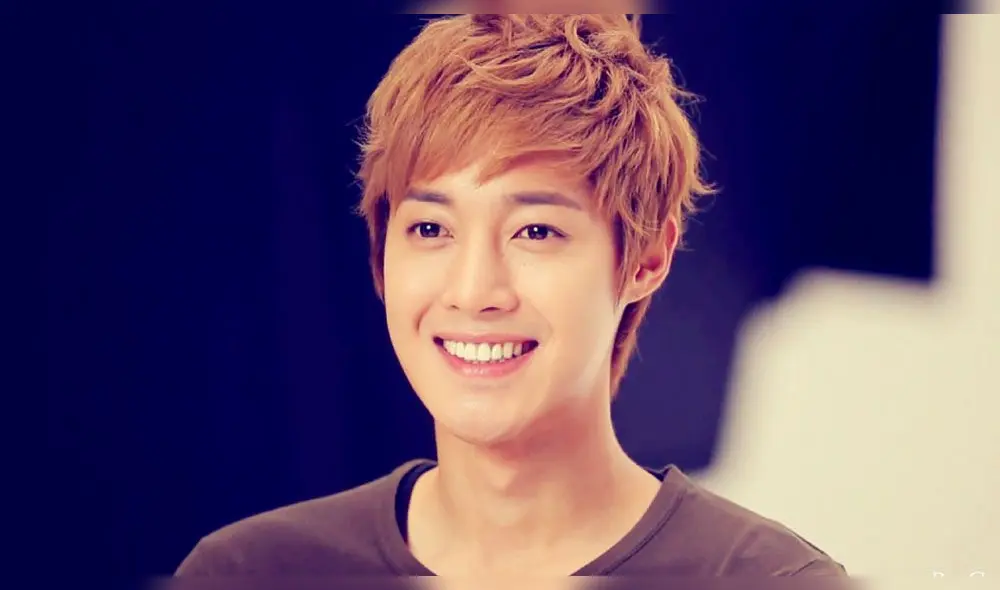 Desliza para ver más fotos de Kim Hyun Joong.