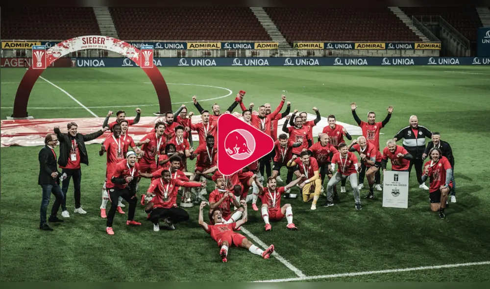 RB Salzburg se coronó campeón en Austria y festejaron cumpliendo el metro de distancia. Foto Twitter