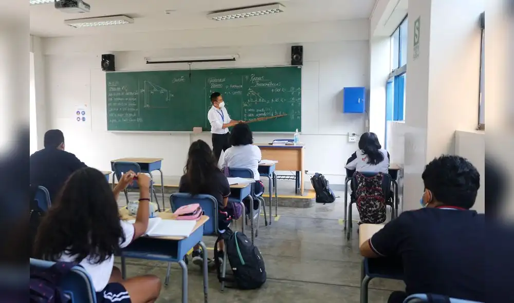 Esta disposición beneficiará a más de 185.000 docentes y auxiliares contratados. Foto: La República / Carlos Conteras Merino.