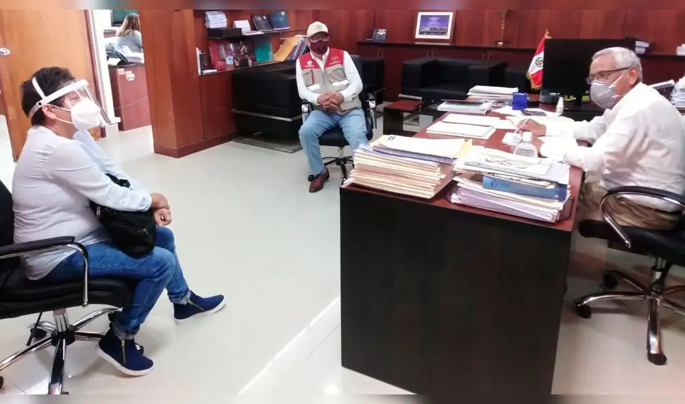 Alcaldesa de Chóchope y gobernador.