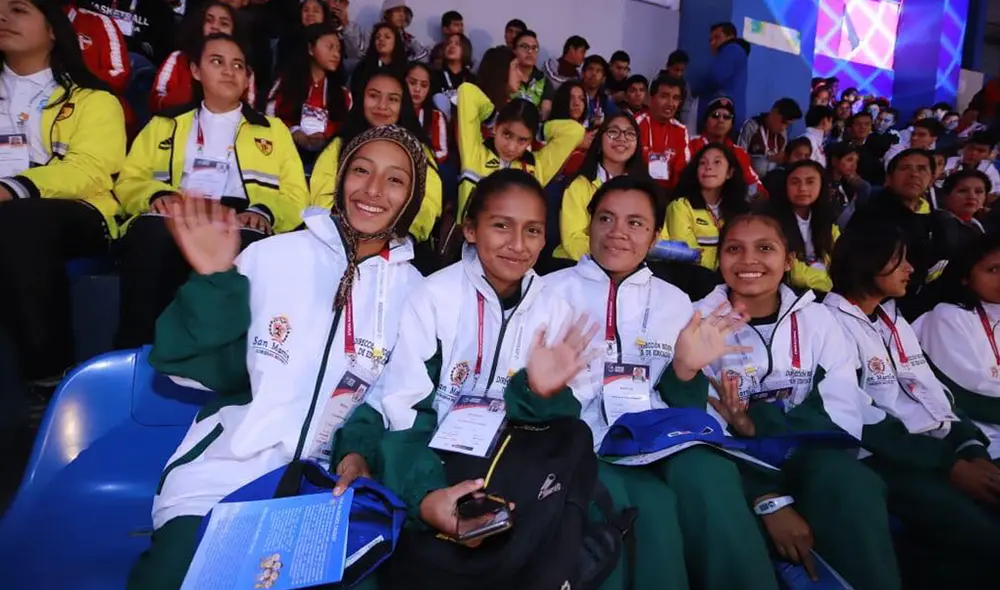 La etapa final de la XXVII edición de los Juegos Deportivos Escolares Nacionales se inauguraron en una ceremonia desarrollada en el Coliseo 'Manuel Bonilla' de Miraflores. La etapa final de la XXVII edición de los Juegos Deportivos Escolares Nacionales se inauguraron en una ceremonia desarrollada en el Coliseo 'Manuel Bonilla' de Miraflores.